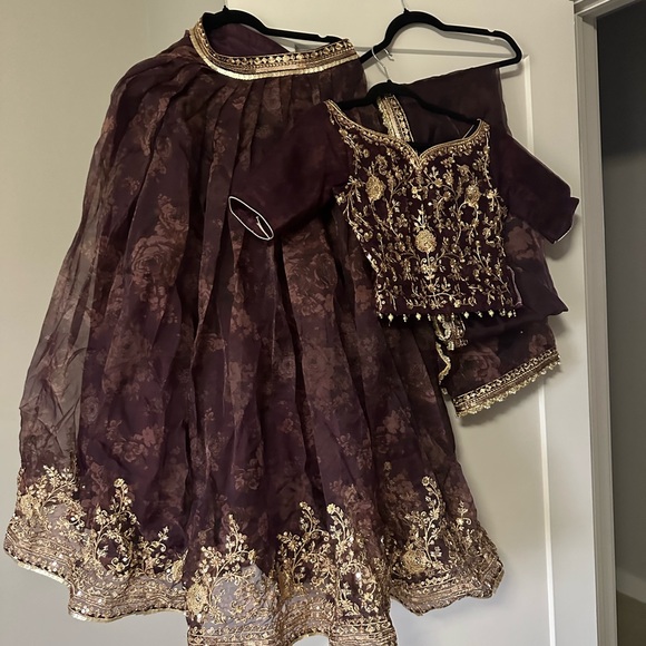Hand embroidery brown lengha from lashkara only worn once - Picture 2 of 2